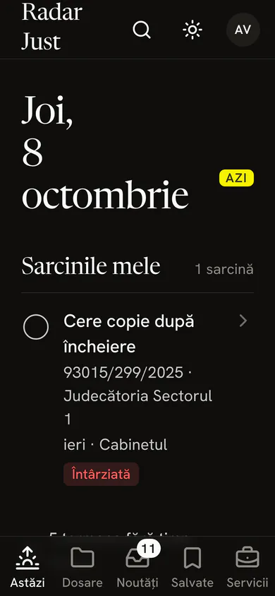 Ecranul Astăzi la cea mai mare mărime a textului: data pe trei rânduri și prima sarcină, cu rândurile rupte și nimic tăiat.