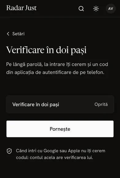 Setări, Verificare în doi pași: pe lângă parolă, un cod din aplicația de autentificare; starea Oprită, butonul Pornește și nota că la intrarea cu Google sau Apple codul nu se cere.