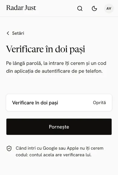 Setări, Verificare în doi pași: pe lângă parolă, un cod din aplicația de autentificare; starea Oprită, butonul Pornește și nota că la intrarea cu Google sau Apple codul nu se cere.