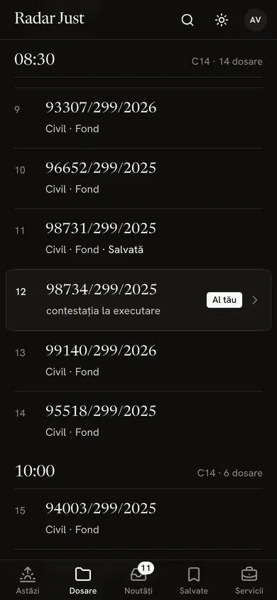 Lista de ședință a completului C14, la ora 08:30: dosarele de la al 9-lea la al 15-lea, fiecare cu numărul, materia și stadiul; al 12-lea e marcat „Al tău”.
