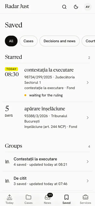 The Saved screen: two starred cases and, under Groups, the groups “Contestations to enforcement” and “To read”, each with how many saved items it holds.