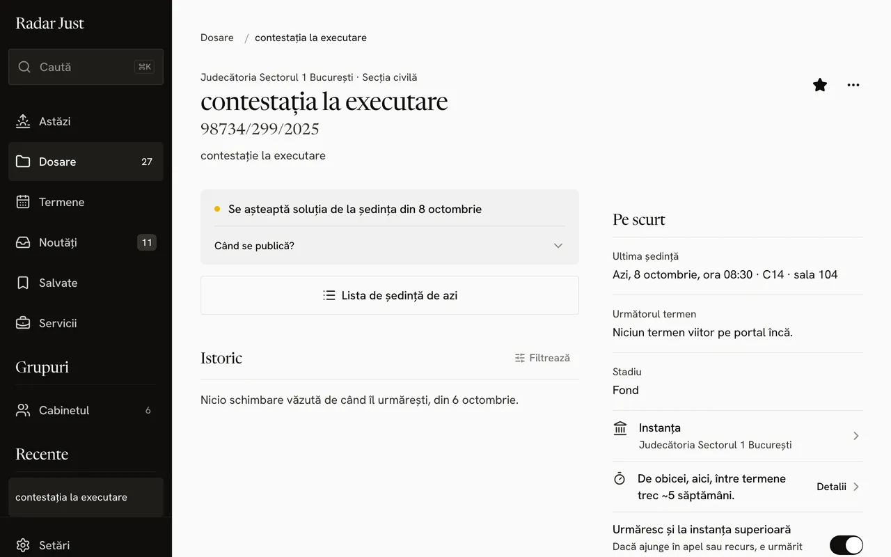Fișa unui dosar în aplicația web: calea de navigare, starea, butonul listei de ședință, istoria și rezumatul.